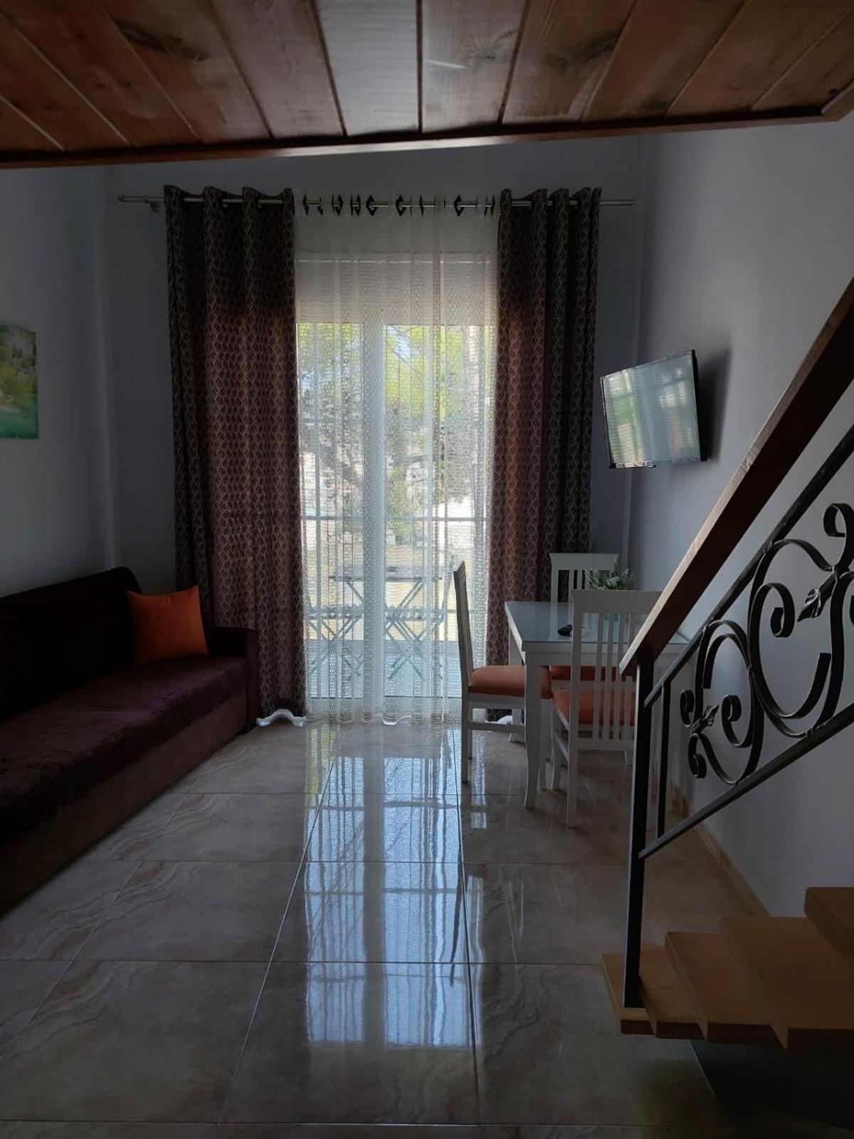Crown Deluxe Apartments Sarande Exterior photo