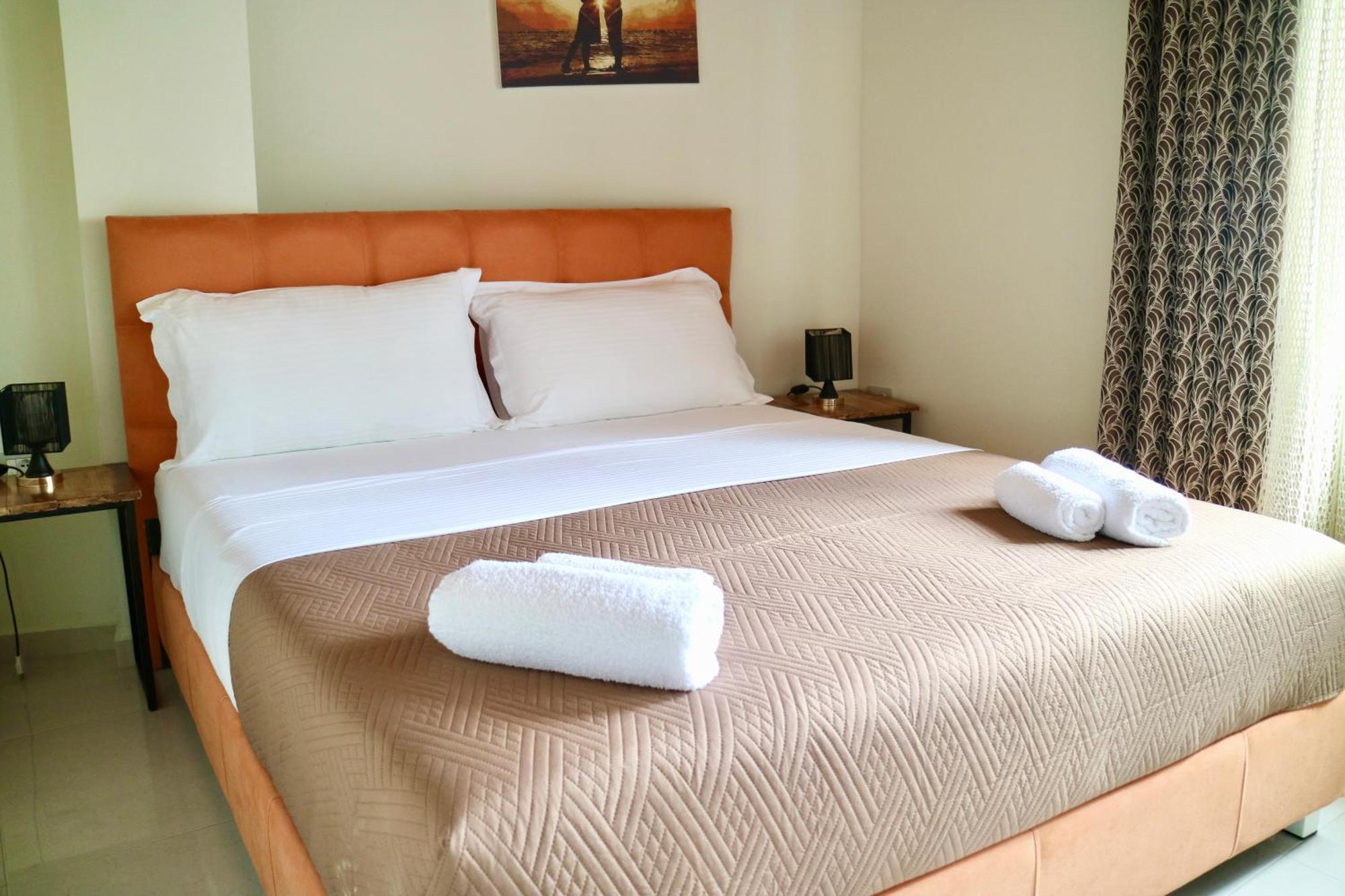 Crown Deluxe Apartments Sarande Exterior photo