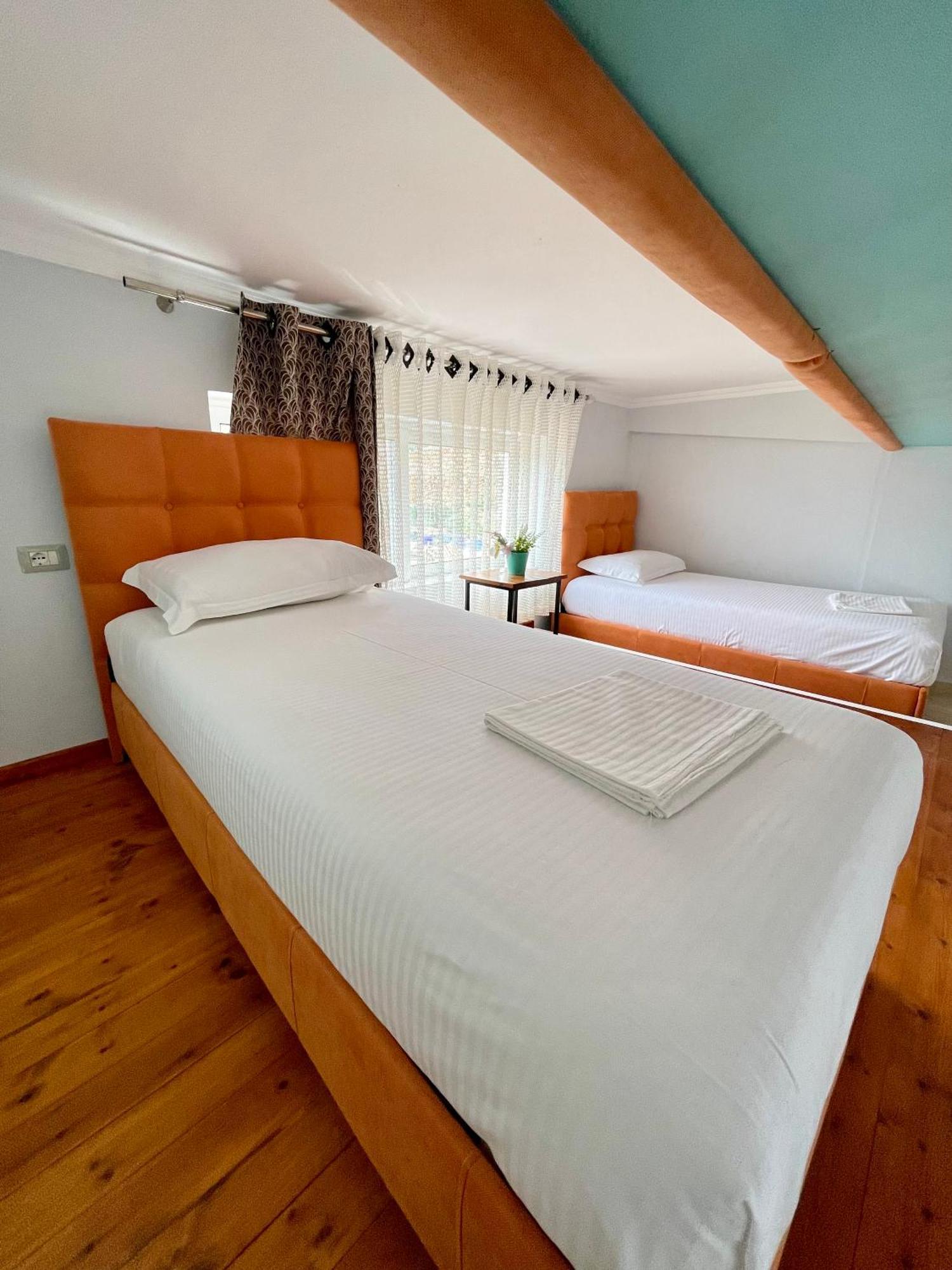 Crown Deluxe Apartments Sarande Exterior photo