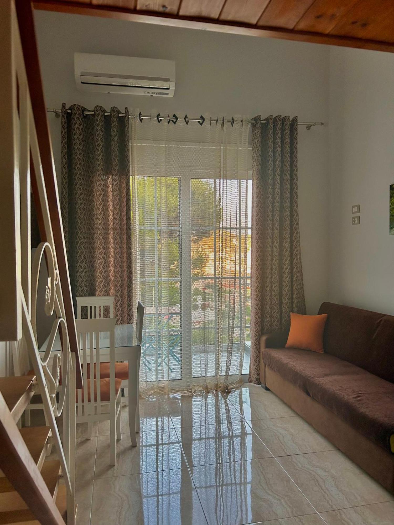 Crown Deluxe Apartments Sarande Exterior photo