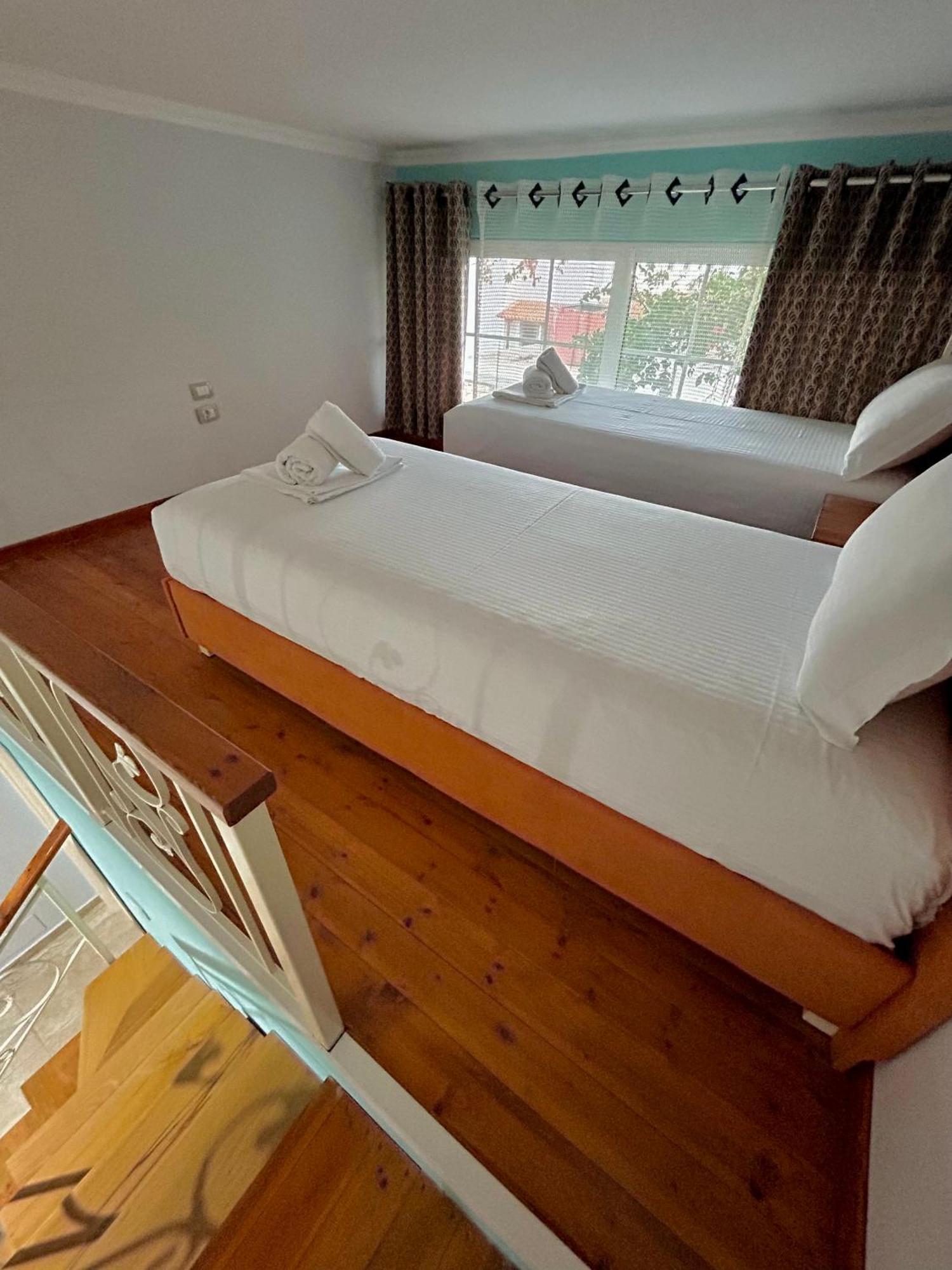 Crown Deluxe Apartments Sarande Exterior photo